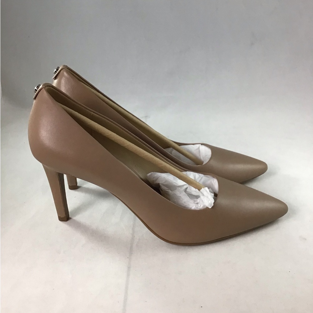 Michael Kors taupe leather pump size 9m. - Picture 3 of 7